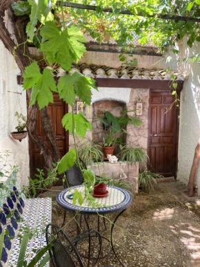 Patio Granada, Granada